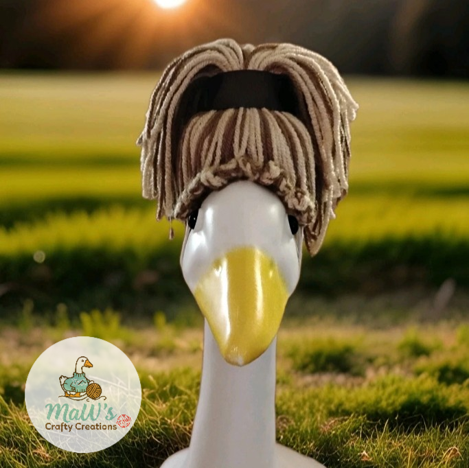 Porch Goose 23-28 inch Messy Bun Highlights