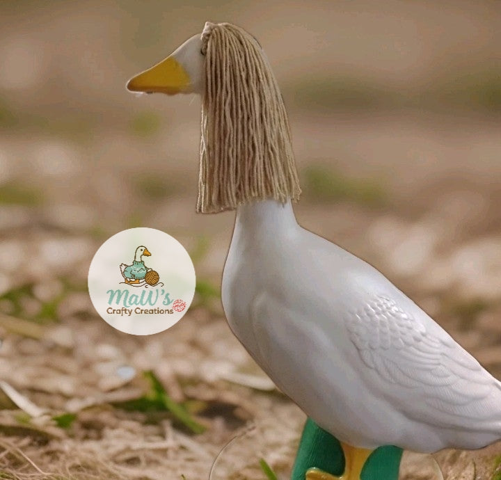 Porch Goose 23-28 inch Medium Lenght Hair Down Wig
